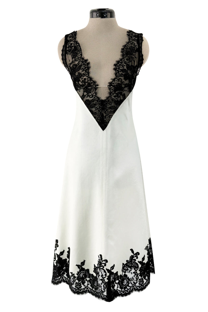 Spring 2016 Celine by Pheobe Philo Runway White Silk & Black Lace Plunge Dress Spring 2016 Celine by Pheobe Philo Runway White Silk & Black Lace Plunge Dress