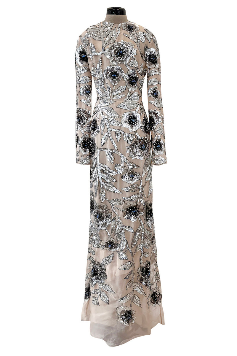 Gorgeous Fall 2022 Erdem Look 41 Nude Silk Organza & Silver Sequin Dre Shrimpton Couture Gorgeous Fall 2022 Erdem Look 41 Nude Silk Organza & Silver Sequin Dre Shrimpton Couture