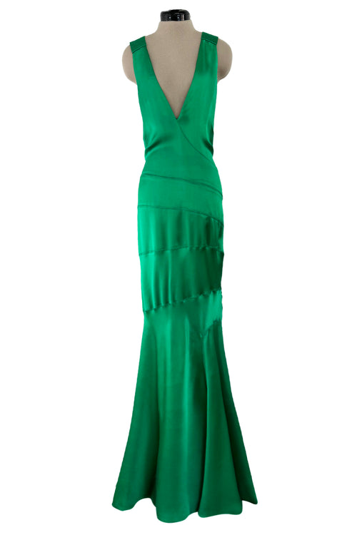Outstanding Fall 2001 Versace by Donatella Versace Runway Look 54 Green Silk Bias Cut Dress