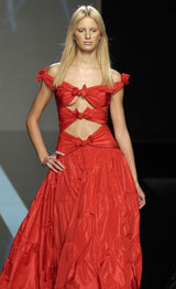 Iconic Spring 2002 Valentino Closing Look 94 Runway Red Silk Bow Dress