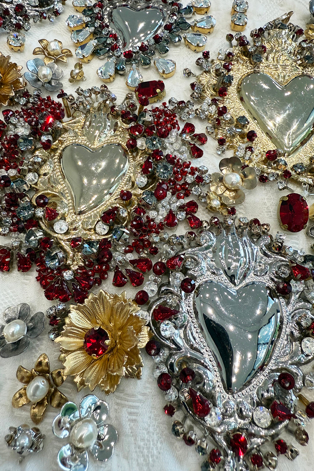 Dolce & Gabbana ブローチ　石外れ有り Dolce & Gabbana ブローチ 石外れ有り