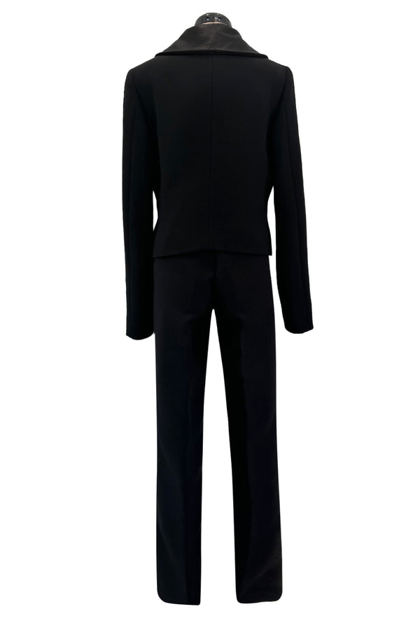 Minimalist Fall 2000 Gucci by Tom Ford Runway Look 3 Black Pant Suit w Leather Collar Detailing