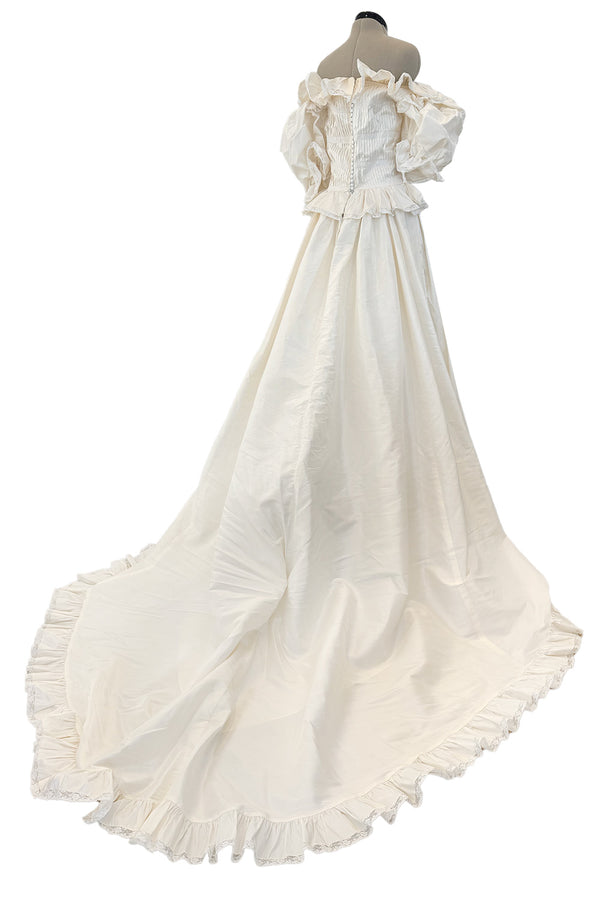 Fairy Tale 1980s Oscar de la Renta Ivory Silk Ruffled Of Shoulder Princess Wedding Dress w Trained Skirt