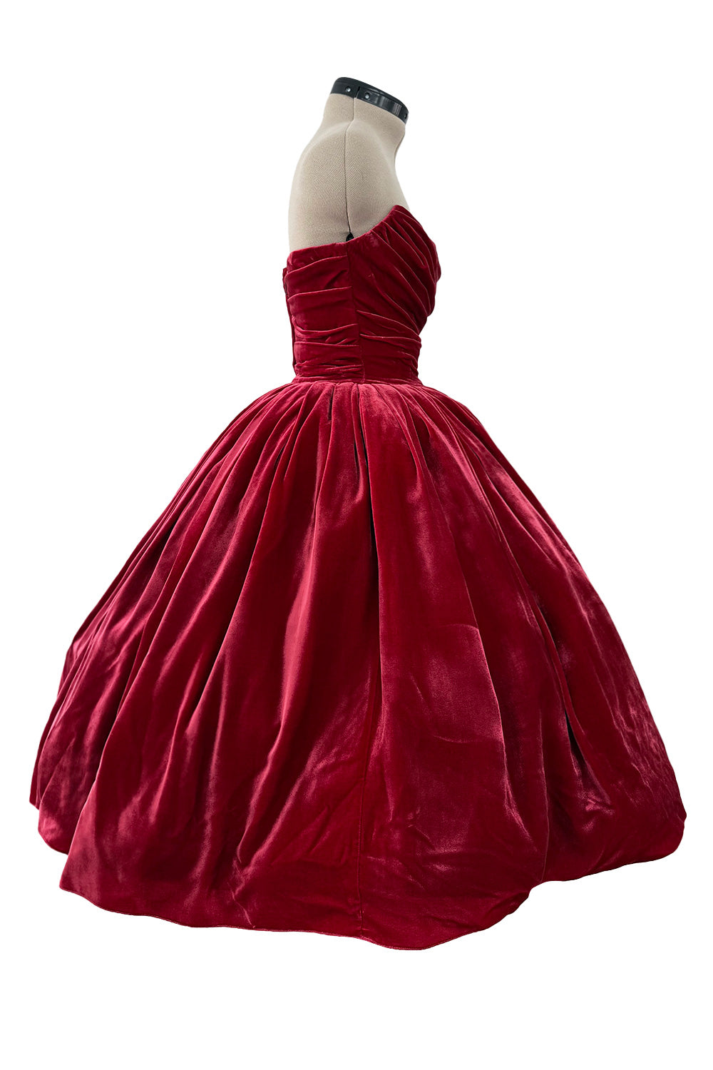 Phenomenal 2012 Dolce & Gabbana Strapless Deep Red Velvet Puff Skirt D – Shrimpton Couture