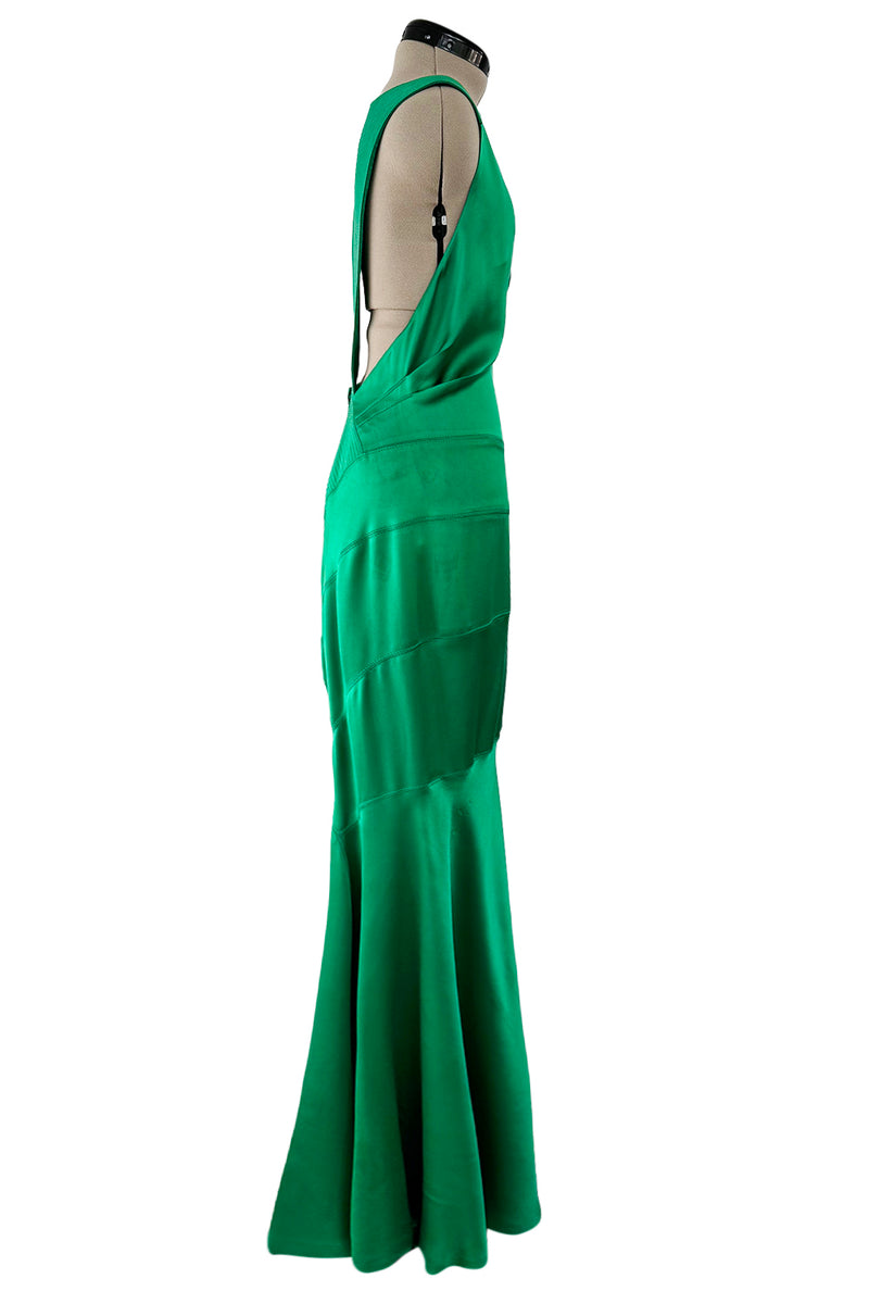 Outstanding Fall 2001 Versace by Donatella Versace Runway Look 54 Green Silk Bias Cut Dress