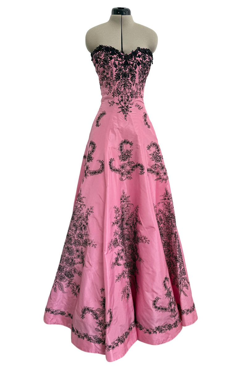 Exceptional Spring 2004 Oscar de la Renta Runway Look 39 Strapless Pink Silk w Black Embroidery & Beads