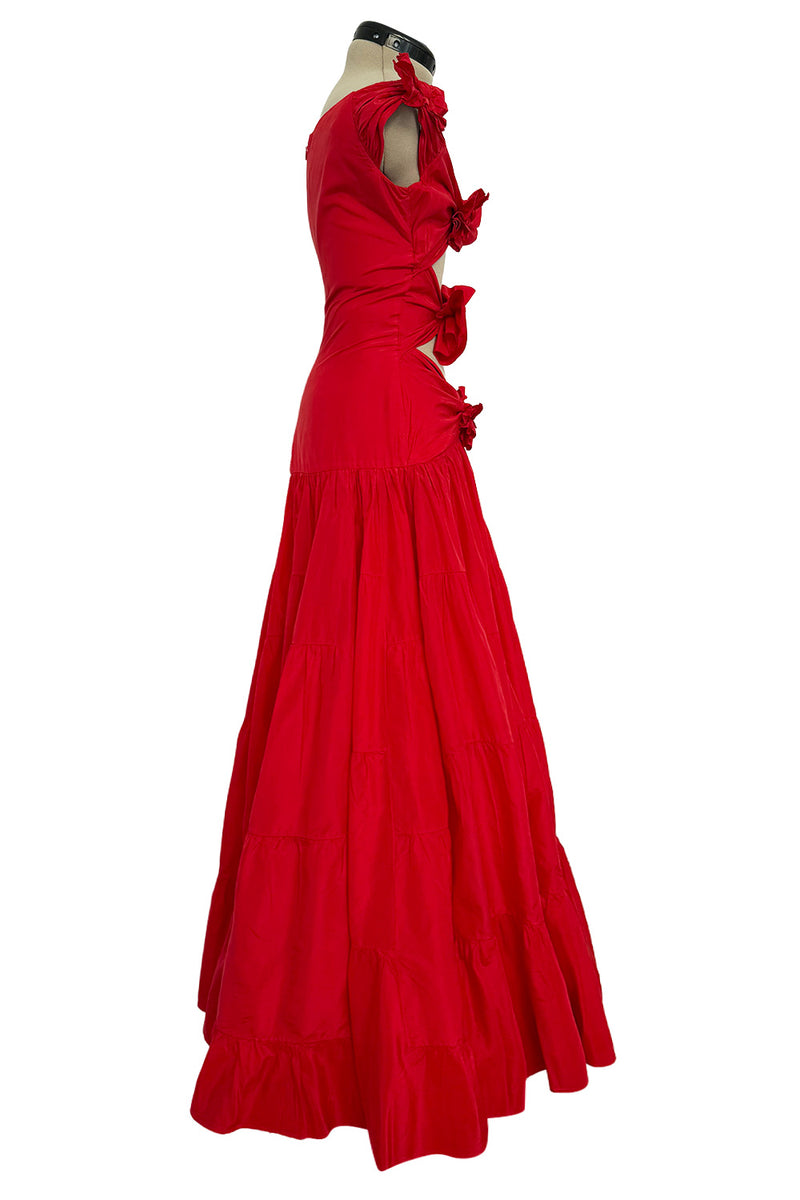 Iconic Spring 2002 Valentino Closing Look 94 Runway Red Silk Bow Dress – Shrimpton Couture