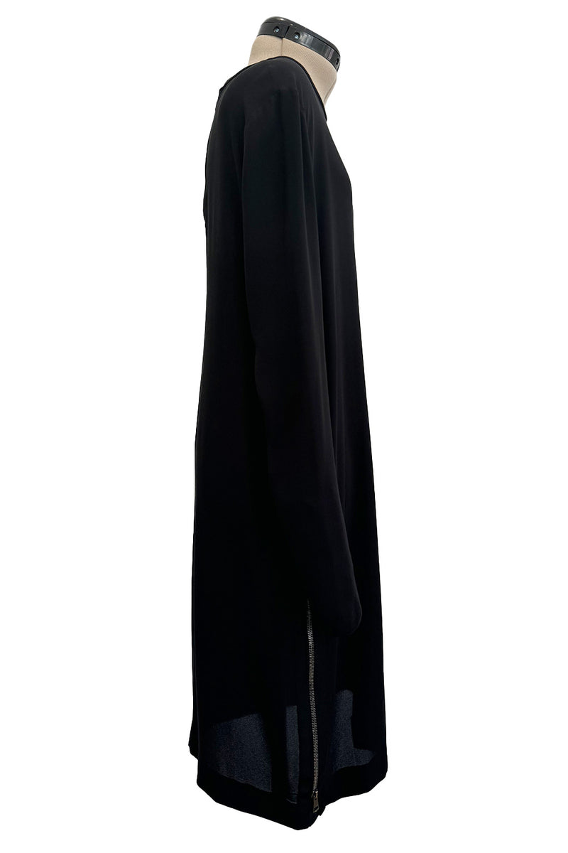 Chic & Simple Fall 2001 Gucci by Tom Ford Runway Look 20 Black Silk Side Zipper Sheath Dress