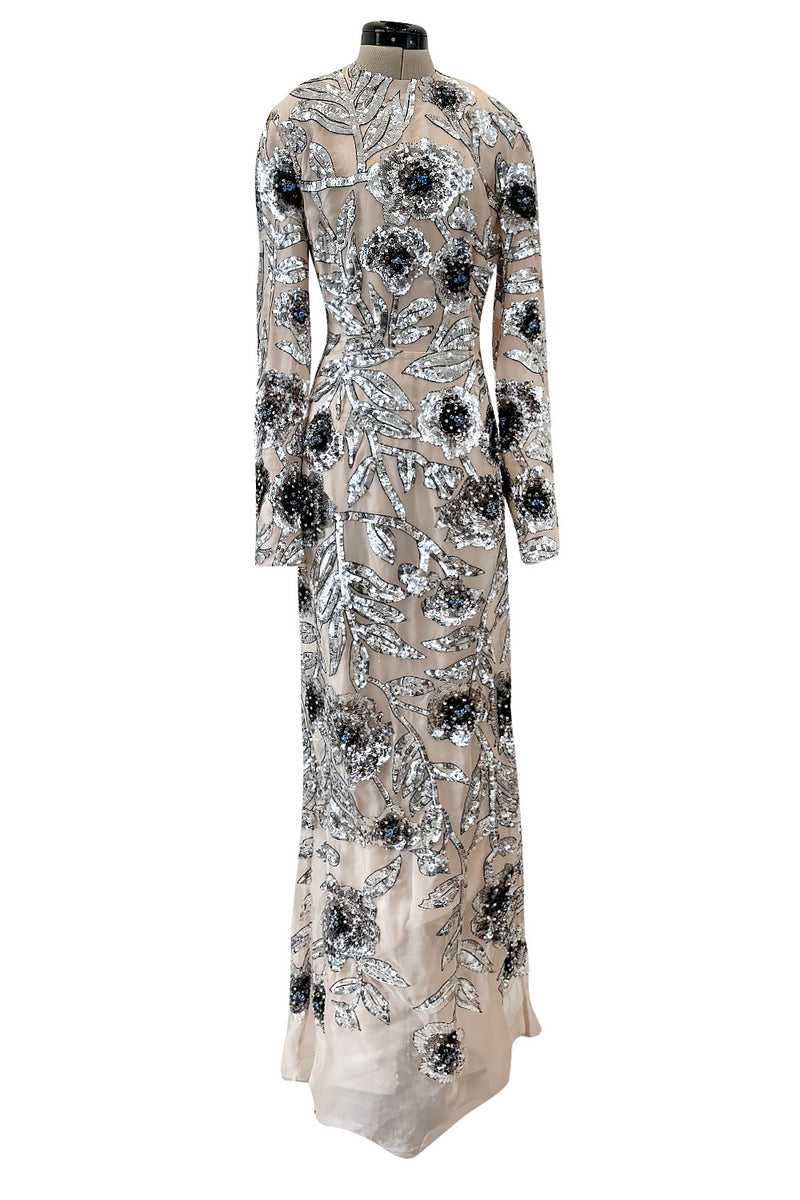 Gorgeous Fall 2022 Erdem Look 41 Nude Silk Organza & Silver Sequin Dre Shrimpton Couture Gorgeous Fall 2022 Erdem Look 41 Nude Silk Organza & Silver Sequin Dre Shrimpton Couture
