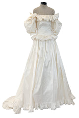 Fairy Tale 1980s Oscar de la Renta Ivory Silk Ruffled Of Shoulder Princess Wedding Dress w Trained Skirt