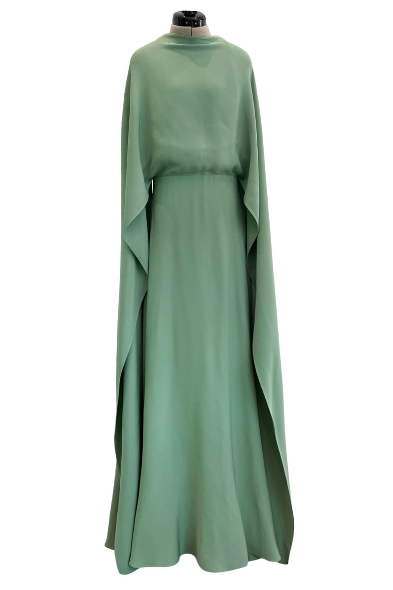 Exceptional 2010s Valentino by Pierpaolo & Piccioli & Maria Grazia Chiuri Pale Green Backless Caped Sleeve Dress