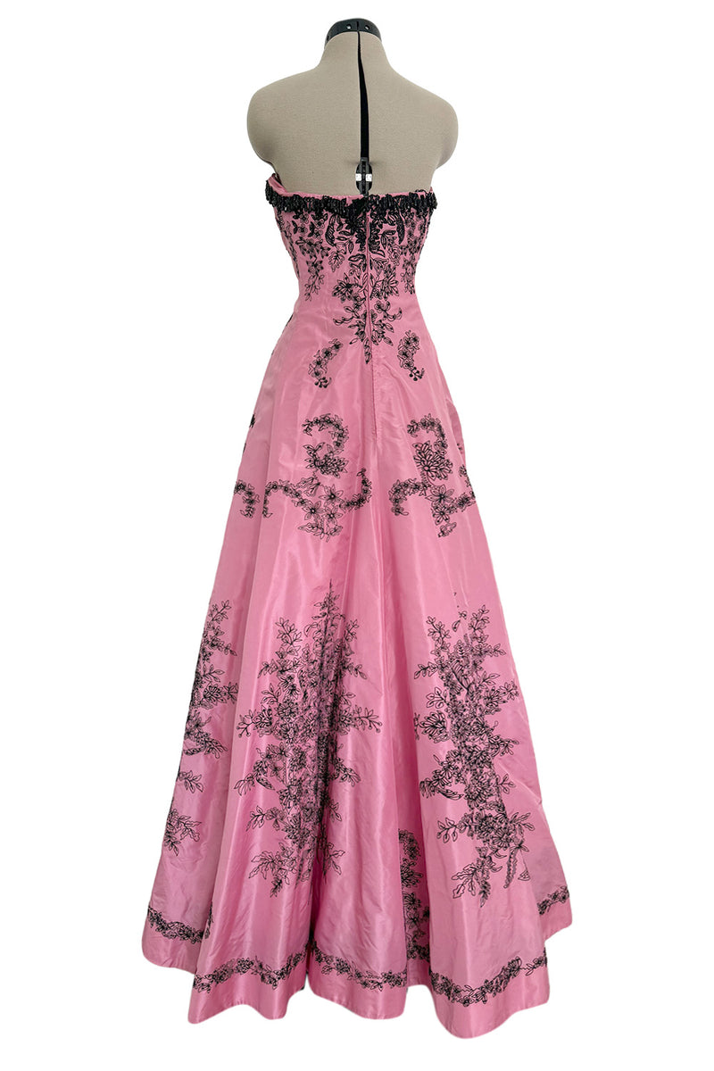 Exceptional Spring 2004 Oscar de la Renta Runway Look 39 Strapless Pink Silk w Black Embroidery & Beads