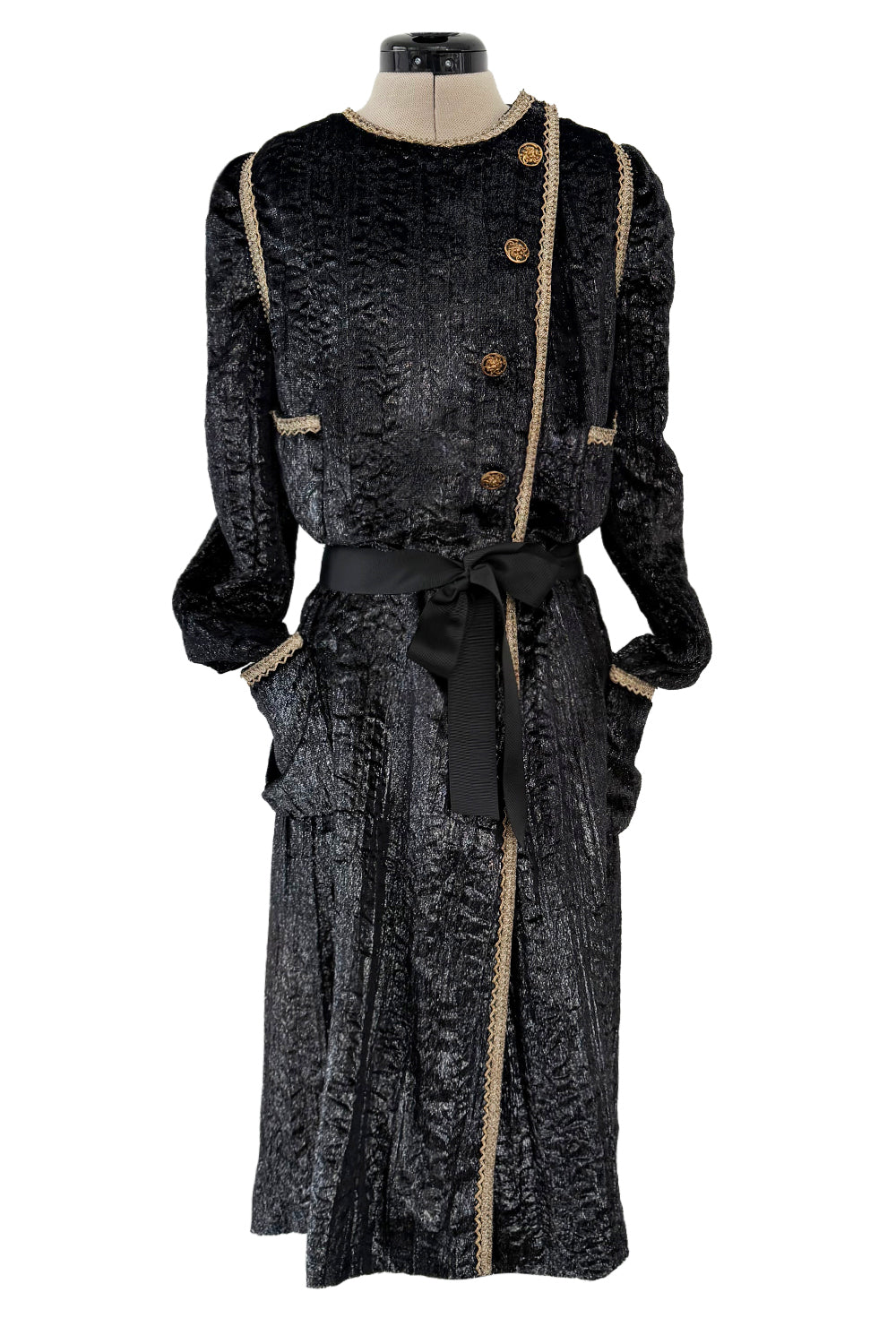 Fall 1983 Chanel by Karl Lagerfeld Haute Couture Runway Look 73