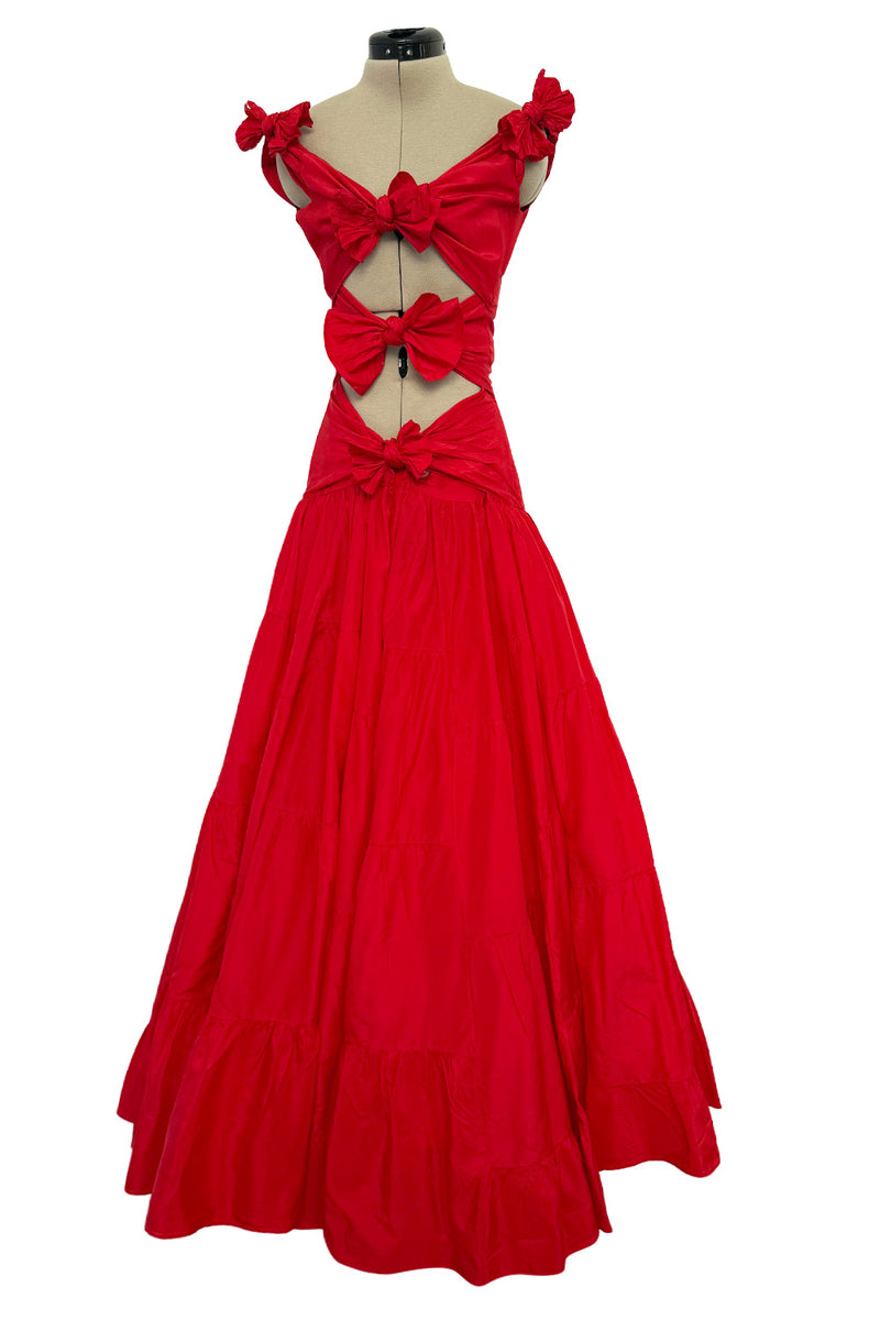 Iconic Spring 2002 Valentino Closing Look 94 Runway Red Silk Bow Dress