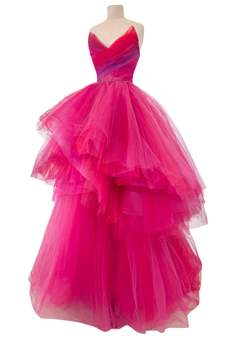 Spring 2019 Monique Lhuillier Runway Strapless Bright Pink Net Tulle D – Shrimpton Couture Spring 2019 Monique Lhuillier Runway Strapless Bright Pink Net Tulle D – Shrimpton Couture