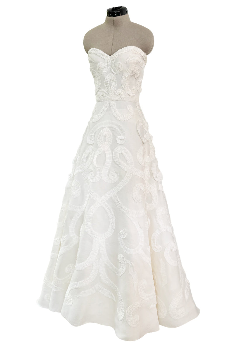 Dreamy Fall 2007 Oscar de la Renta Silk Organza Strapless Wedding Dress w Silk Ribbon Embellishment Detailing