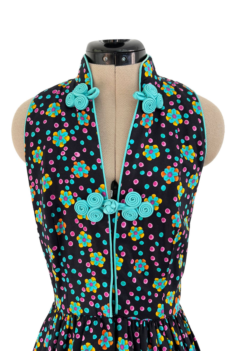 Prettiest Early 1970s Oscar de la Renta Floral Printed Halter Dress w Frog Knots & Open Back