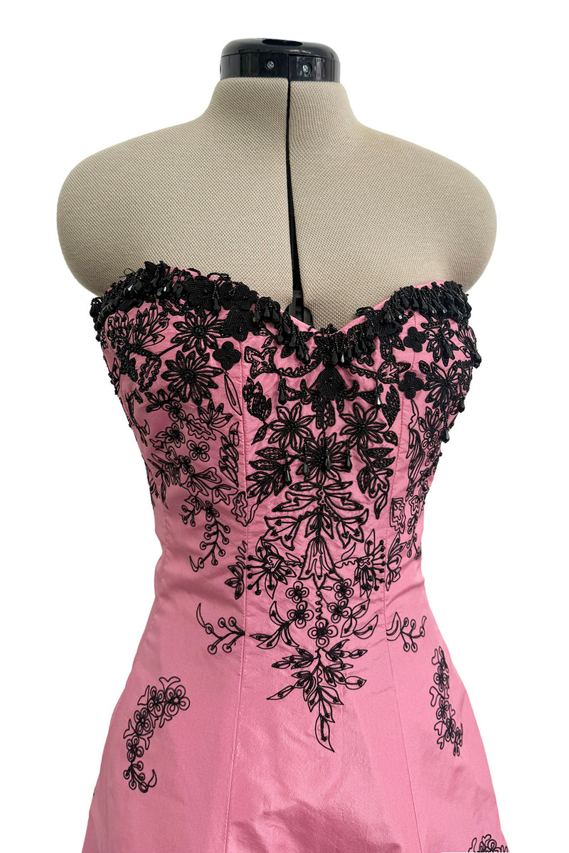 Exceptional Spring 2004 Oscar de la Renta Runway Look 39 Strapless Pink Silk w Black Embroidery & Beads