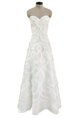 Dreamy Fall 2007 Oscar de la Renta Silk Organza Strapless Wedding Dress w Silk Ribbon Embellishment Detailing