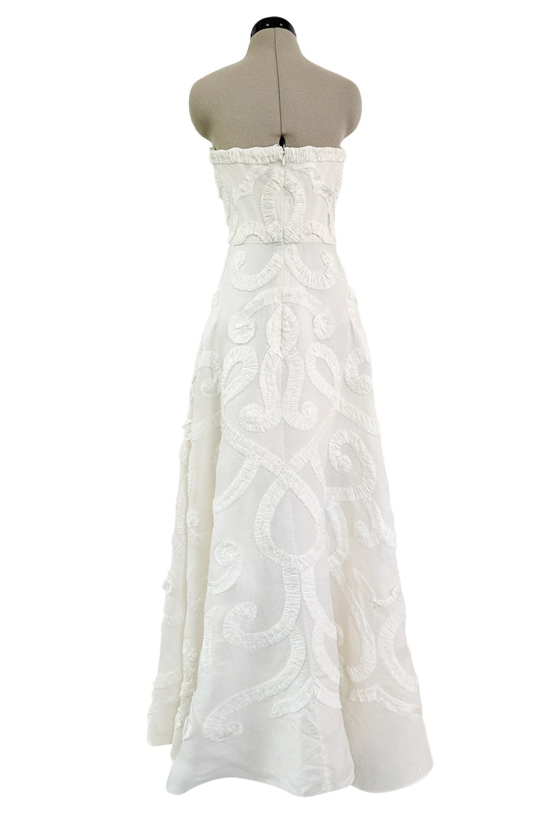 Dreamy Fall 2007 Oscar de la Renta Silk Organza Strapless Wedding Dress w Silk Ribbon Embellishment Detailing