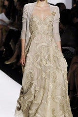 Dreamy Fall 2007 Oscar de la Renta Silk Organza Strapless Wedding Dress w Silk Ribbon Embellishment Detailing