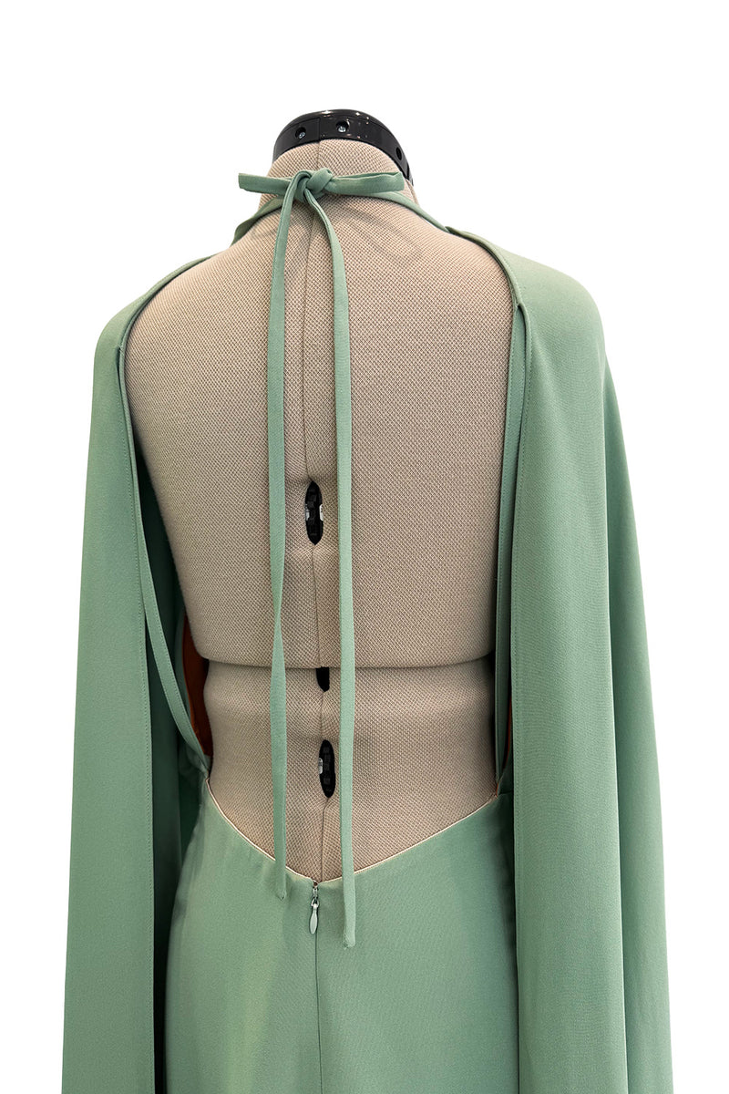 Exceptional 2010s Valentino by Pierpaolo & Piccioli & Maria Grazia Chiuri Pale Green Backless Caped Sleeve Dress