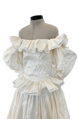 Fairy Tale 1980s Oscar de la Renta Ivory Silk Ruffled Of Shoulder Princess Wedding Dress w Trained Skirt