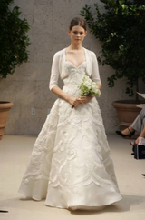 Dreamy Fall 2007 Oscar de la Renta Silk Organza Strapless Wedding Dress w Silk Ribbon Embellishment Detailing