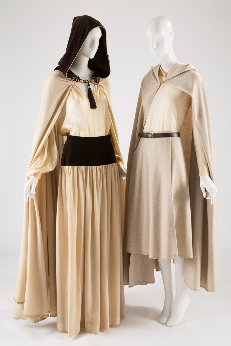 Gorgeous 1970-1972 Halston Well Documented Pale Neutral Colour Cashmere Wool Mix Cape