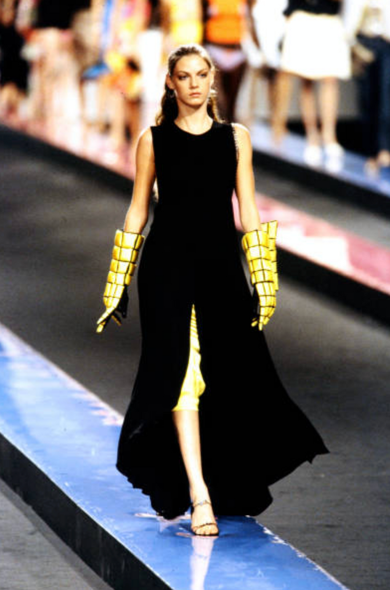 Chic Spring 2000 Chanel by Karl Lagerfeld Runway Sleeveless Black Jersey  Tent Swing Dress