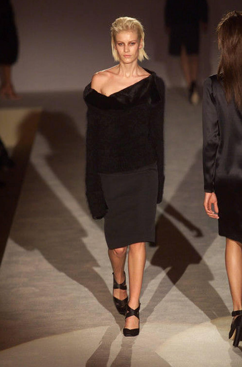 Fall 2001 Gucci by Tom Ford Runway Look 26 Sheared Mink & Softeest Fall 2001 Gucci by Tom Ford Runway Look 26 Sheared Mink & Softeest