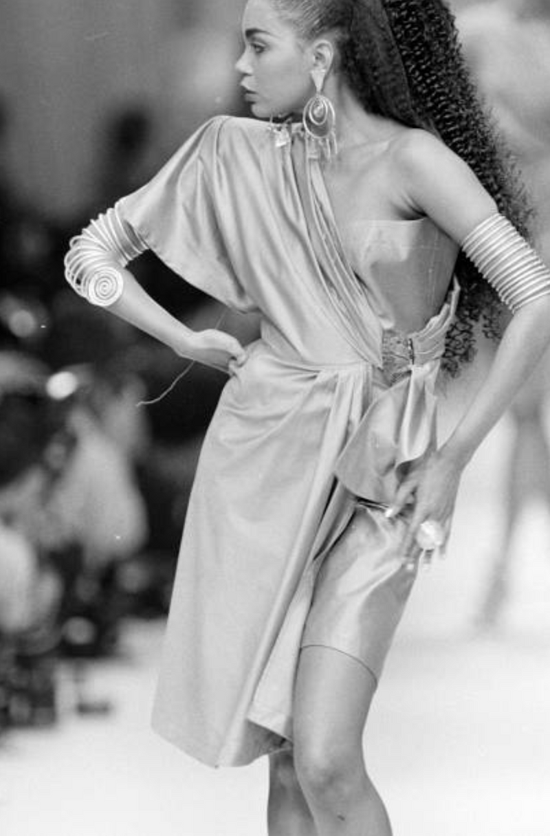 Fabulous c.1986 Thierry Mugler Strapless Metallic Gold Lurex Mini Dress w Buckle Detail