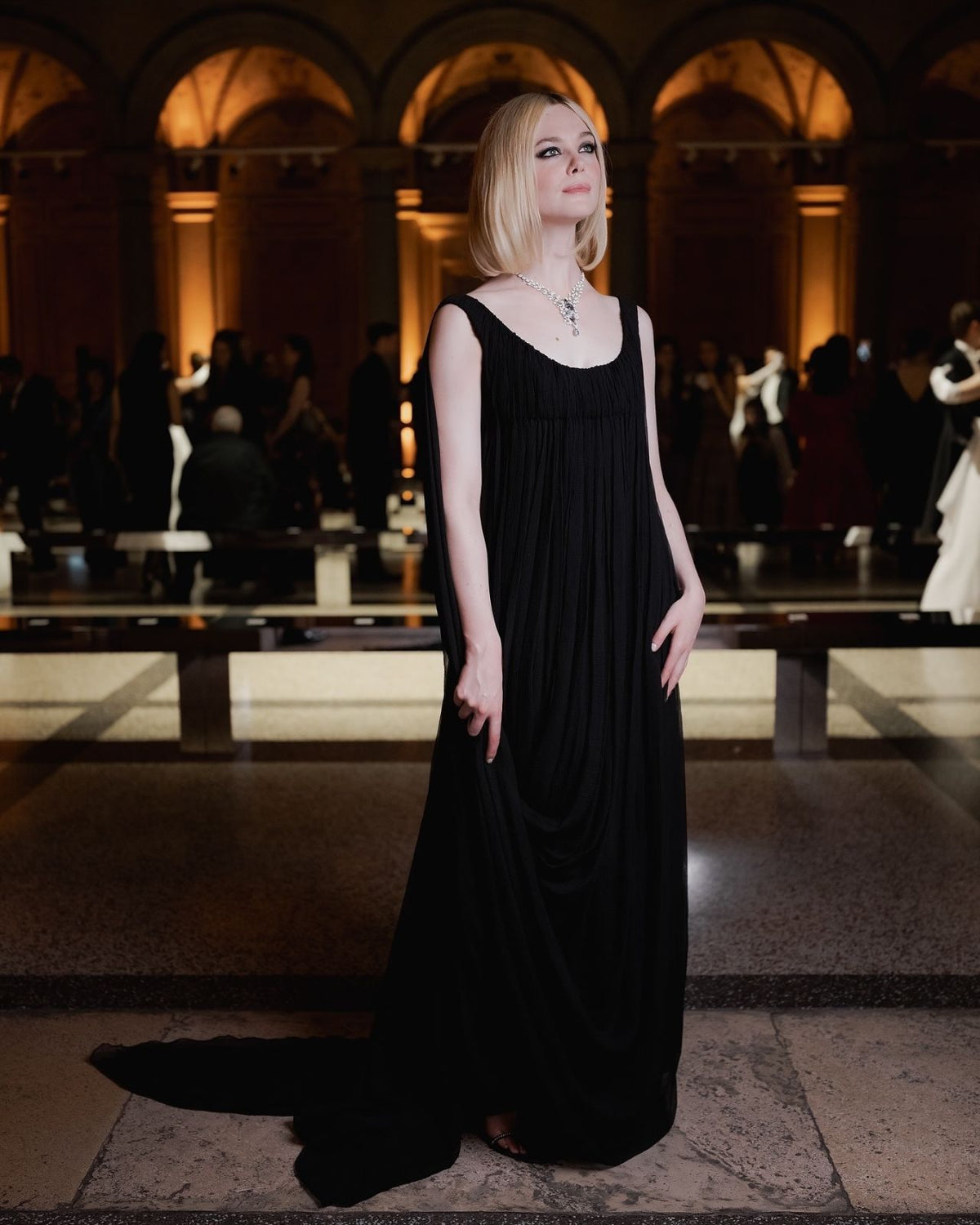 elle-fanning-cartier-nature-