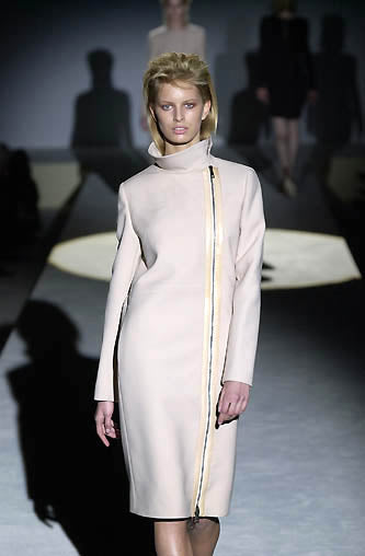 Minimalist Fall 2001 Gucci by Tom Ford Runway Look 21 Cashmere & Leather Sleek Black Coat