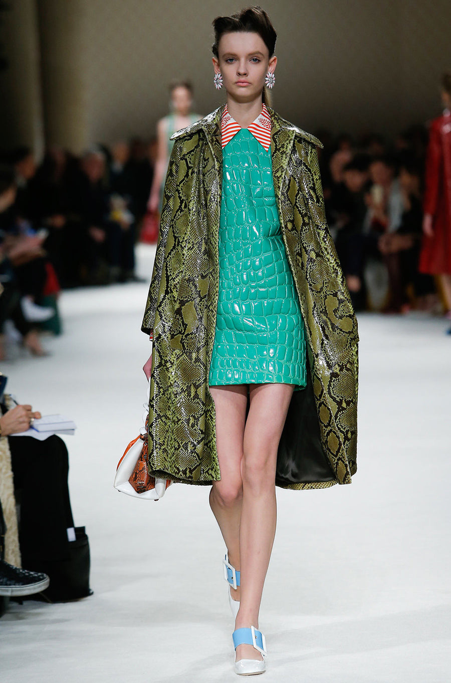 022miu-miu_900x.jpg?v=1571266049 