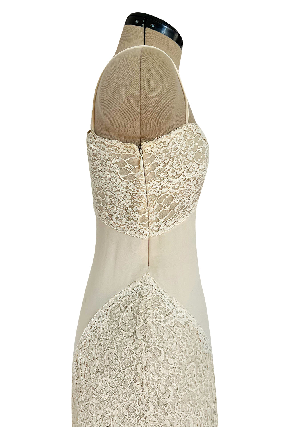 Romantic 2007 Valentino Ivory Silk Chiffon & Lace One Shoulder Bias Cu –  Shrimpton Couture