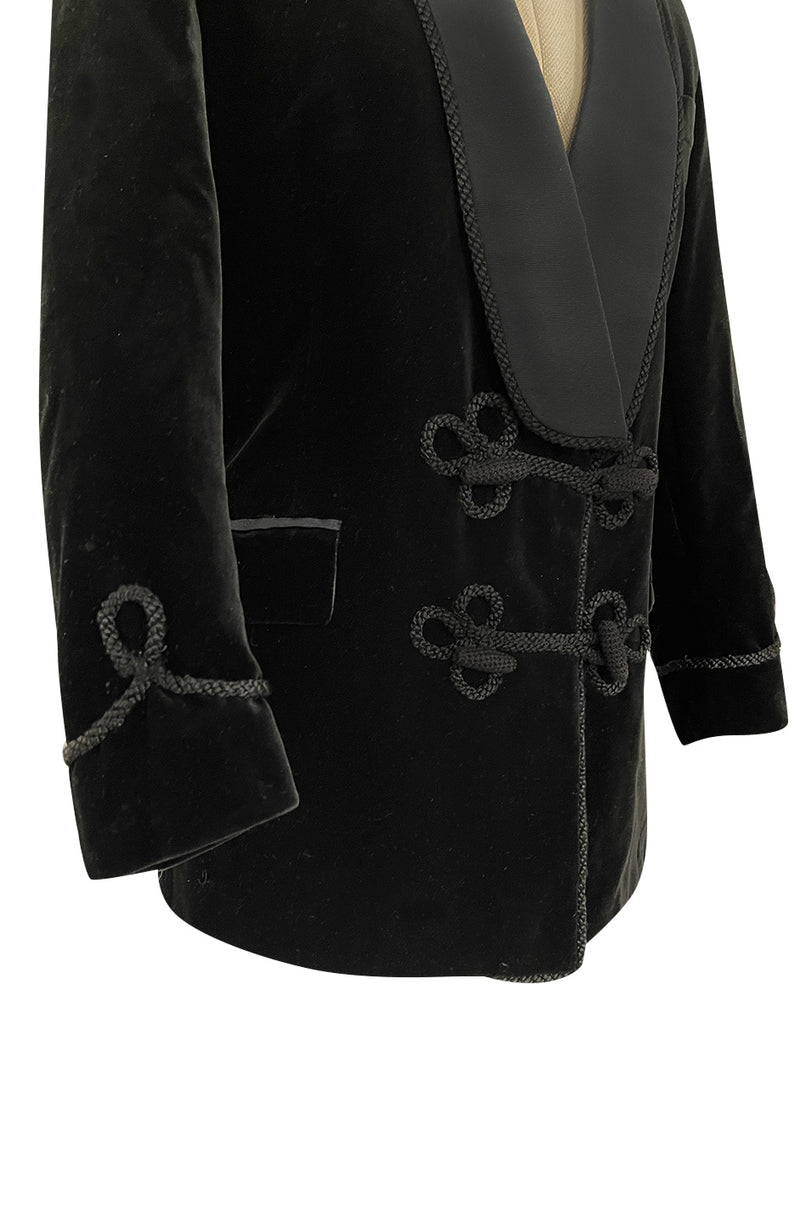 Unbelievable Vintage Turnbull & Asser Men's Black Velvet Smoking Jacket w Braided Silk Cord