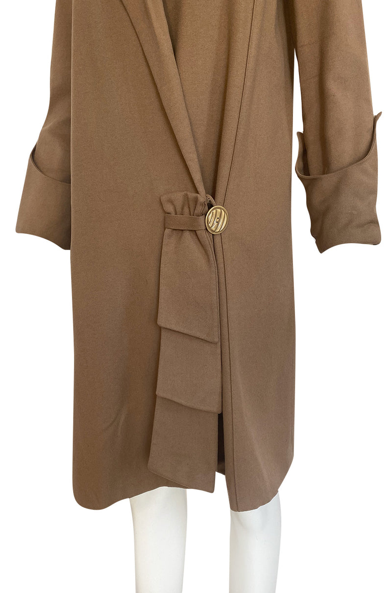 Lovely 1920s Unlabeled Caramel Coloured Fine Wool Flapper Coat w Faux Broadtail Collar