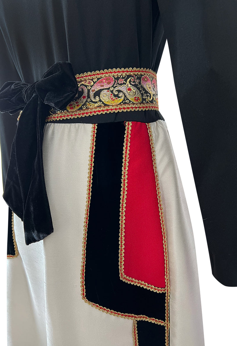 Folkart Feeling 1970s Kent Originals Rick Rack & gold Metallic Detail Applique Dress