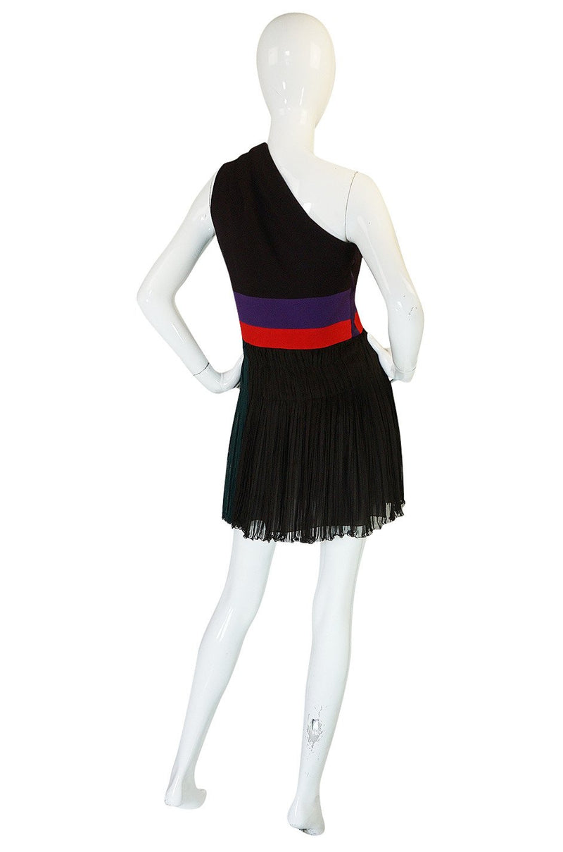 Spring 2005 Prada Runway Look 22 One Shoulder Color Block Dress