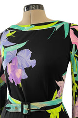Gorgeous 1970s Leonard Printed Silk Jersey Pretty Floral Print Black Dress w Original Belt
