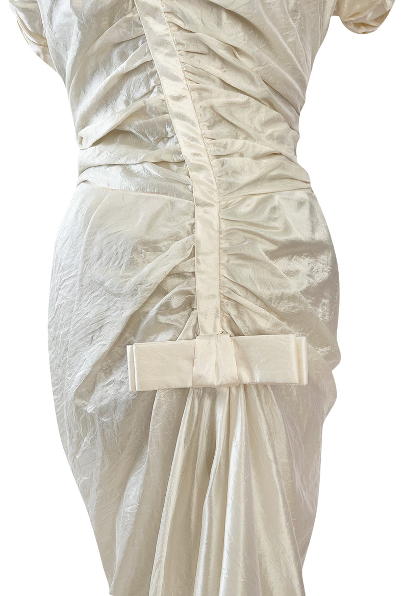 Incredible Spring 2006 Christian Dior by John Galliano Textured Ivory Silk Hourglass Dress