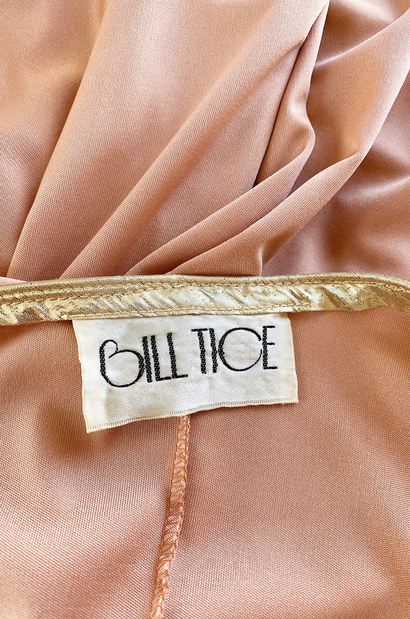1981 Bill Tice Peach Nylon Jersey Long Sleeve Deep Plunge Dress w Gold Lame Flower & Trim