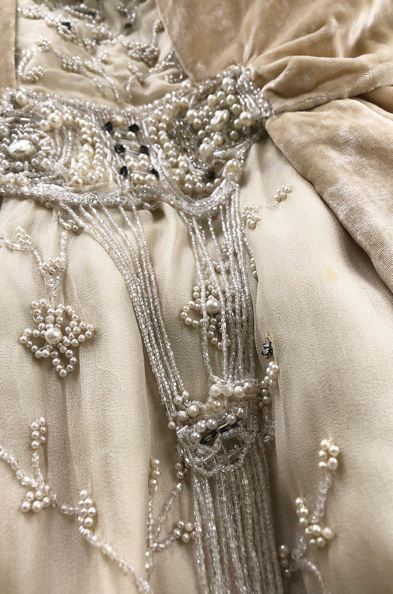 1920s Gold Ivory Silk Velvet & Silk Chiffon Pearl Flower Beaded Dress Shrimpton Couture 1920s Gold Ivory Silk Velvet & Silk Chiffon Pearl Flower Beaded Dress Shrimpton Couture