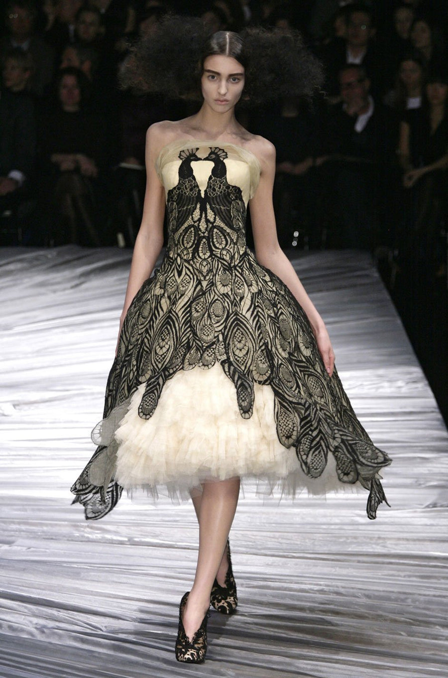 Fashion Show Alexander Mcqueen Woman's Dress Alexander