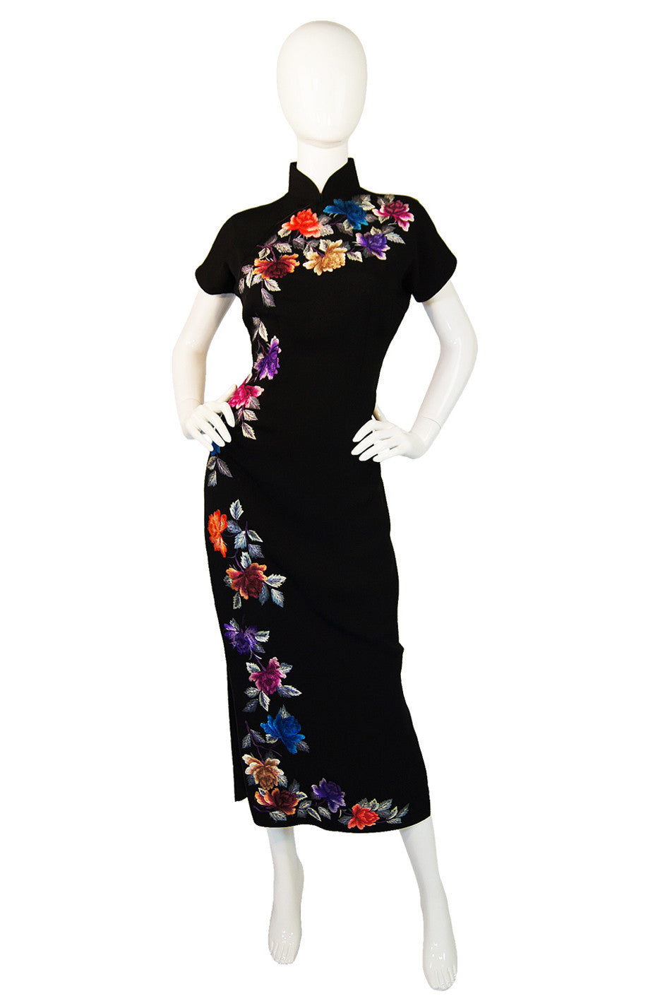 1960s Embroidered Flowers Cheongsam – Shrimpton Couture