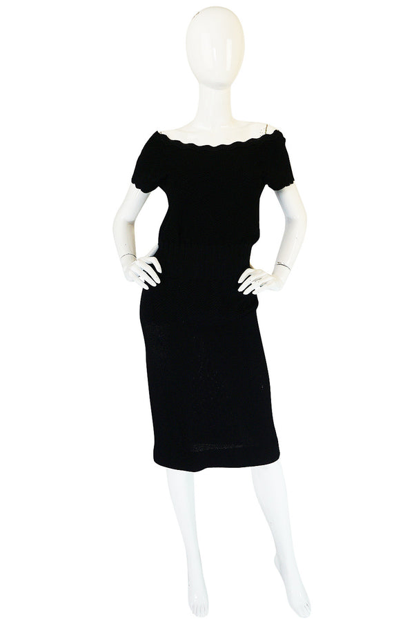 2008A Chanel Beautiful Off Shoulder Black Knit Dress