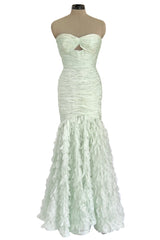 Prettiest Spring 2004 Oscar de la Renta Pale Green Strapless Chiffon 'Feather' Petal Skirt Dress