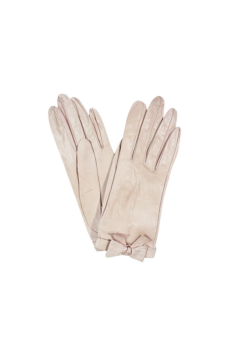 1980s Pretty Pale Pink Chanel Gloves With Bows Sz 7.5 – Shrimpton Couture