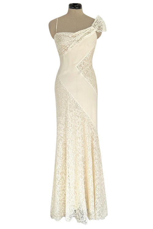 Romantic 2007 Valentino Ivory Silk Chiffon & Lace One Shoulder Bias Cut Dress